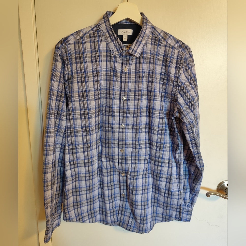 4/$50⭐️Men's Calvin Klein Infinite Cool Blue Plaid Shirt Size M